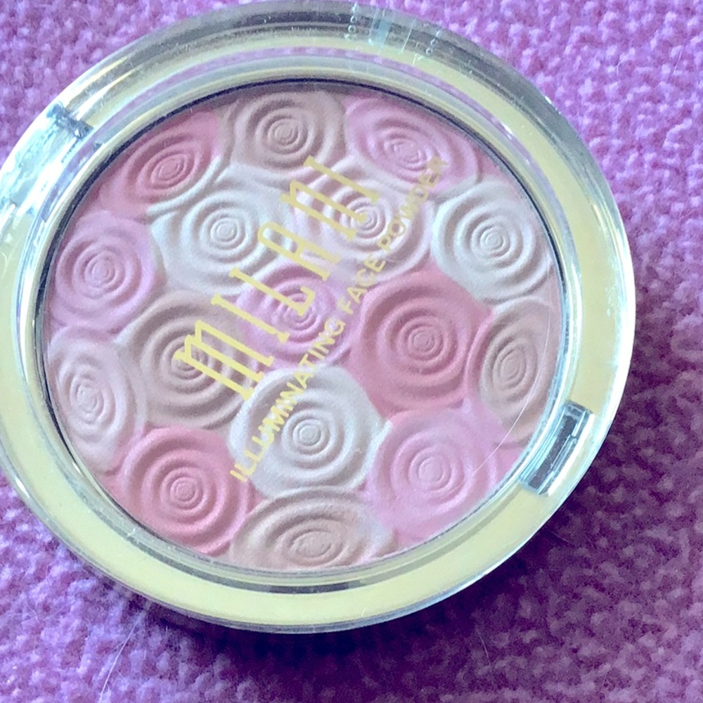 Milani Illuminating Face Powder Beauty’s Touch Highlighter Sealed